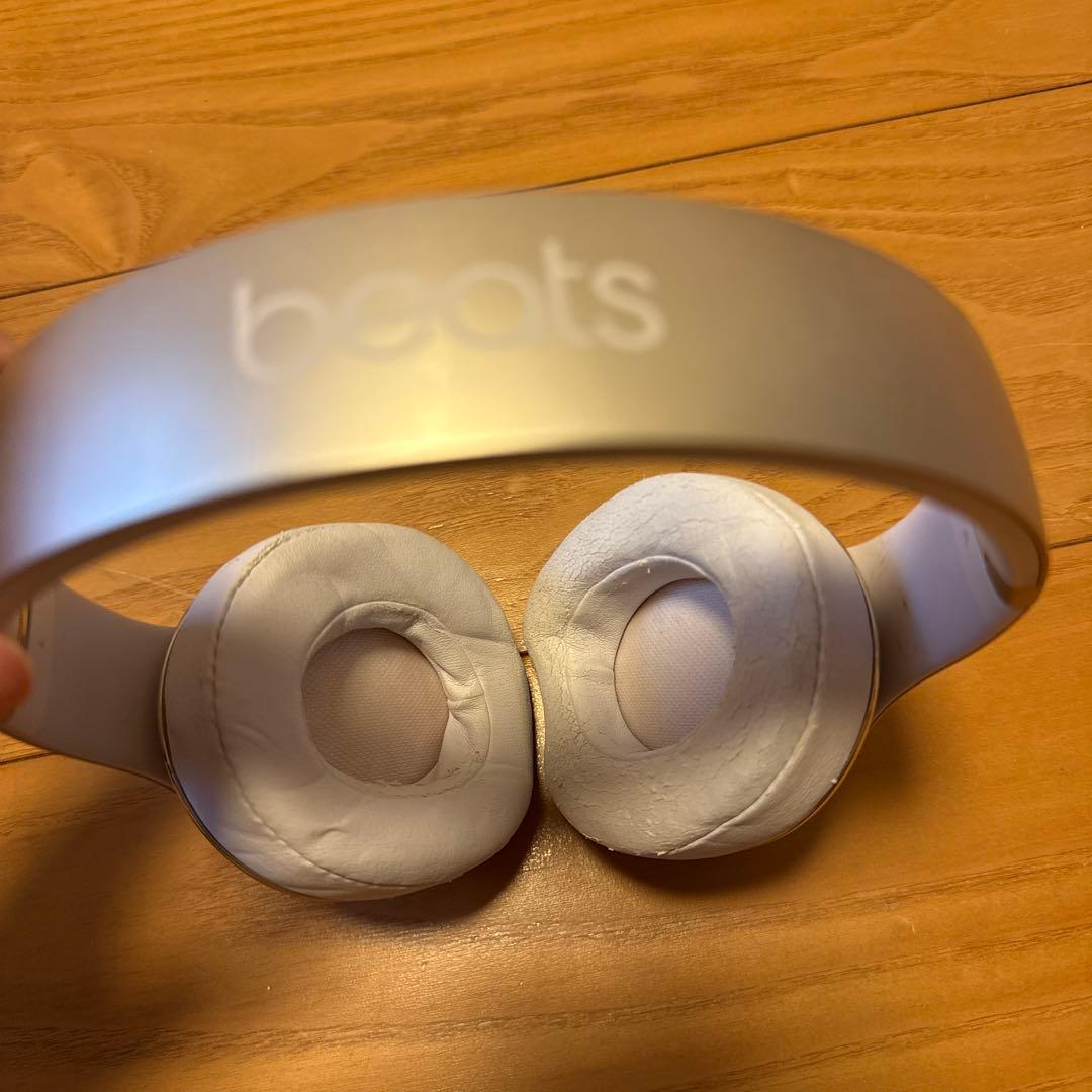 Beats ワイヤレスヘッドホン　Gold