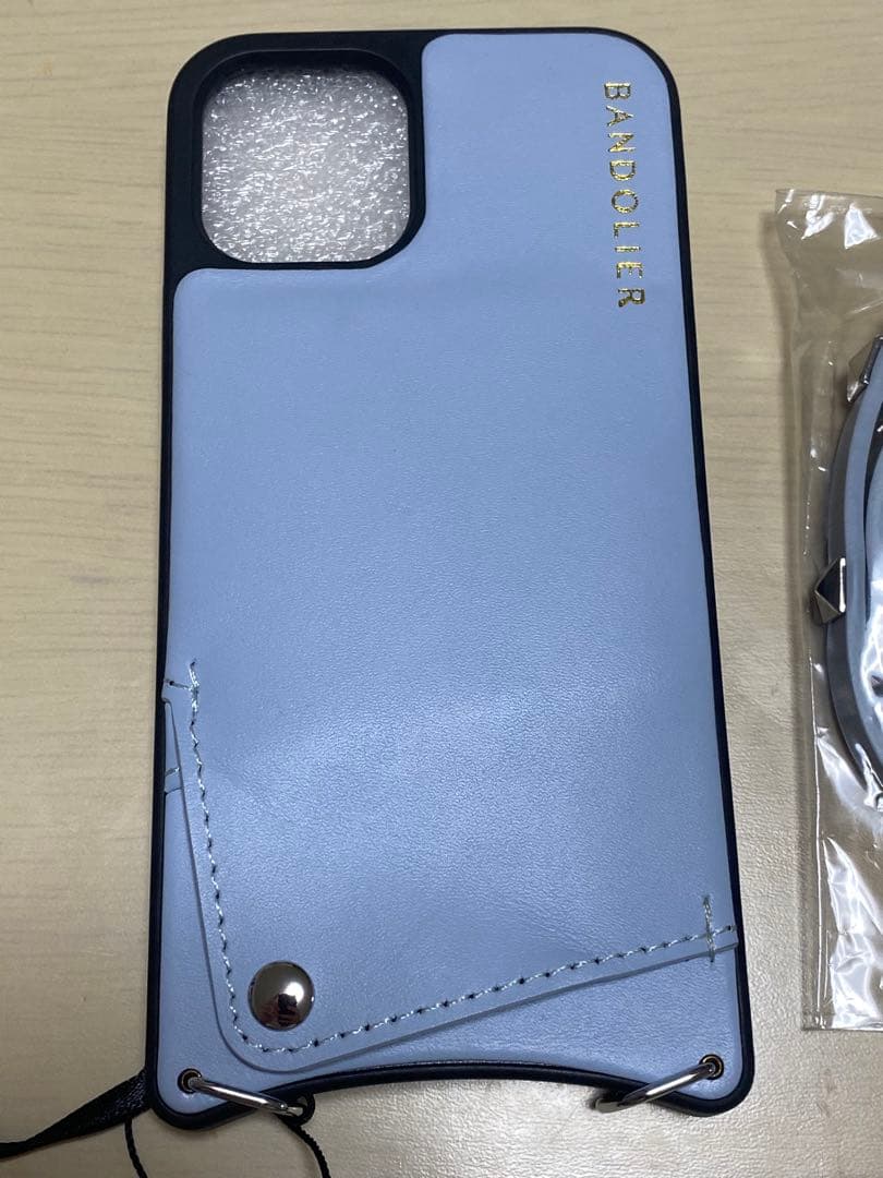 BANDOLIER iPhone11pro ストラップ付き ライトブルー