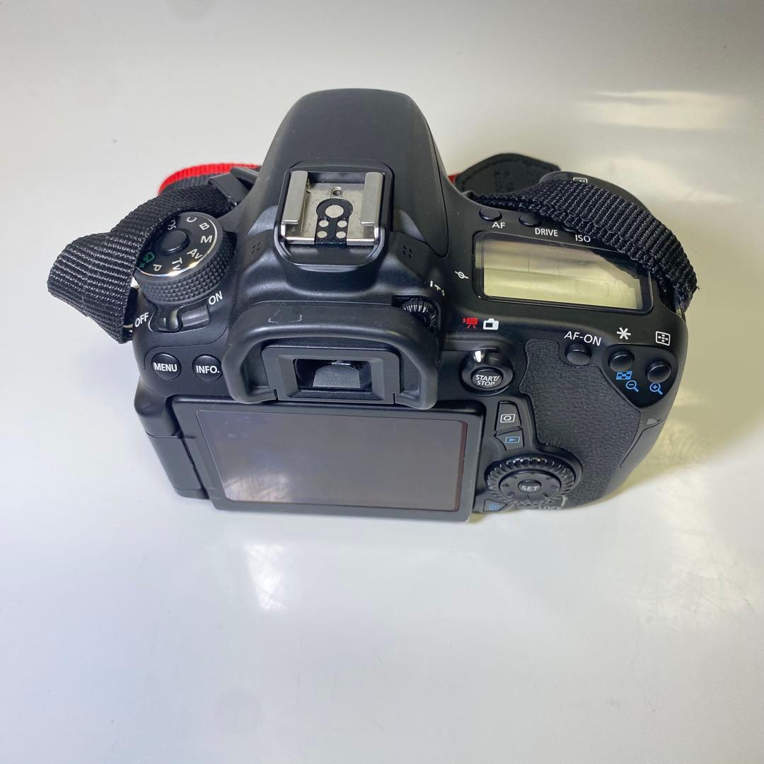 美品✨CANON EOS 70D ダブルズームレンズキット　Wi-Fi機能搭載