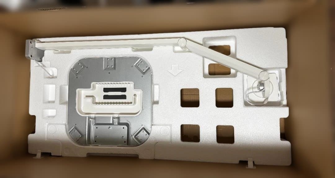 LG Smart Monitor Swing スタンド付 32U889SA-W