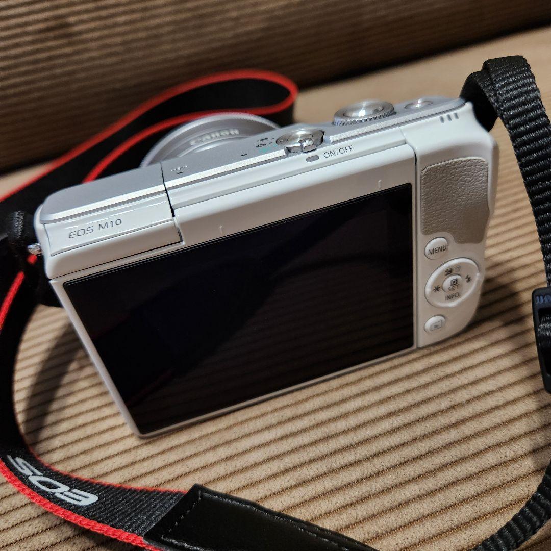 #642 キャノン EOS M10 ミラーレス 一眼 セット