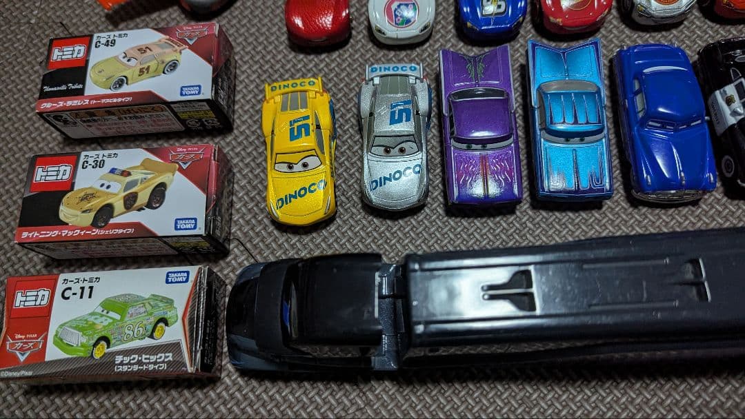 トミカ　カーズ　 約50台とマックトレーラー　バッグ付き　USED　まとめ売り