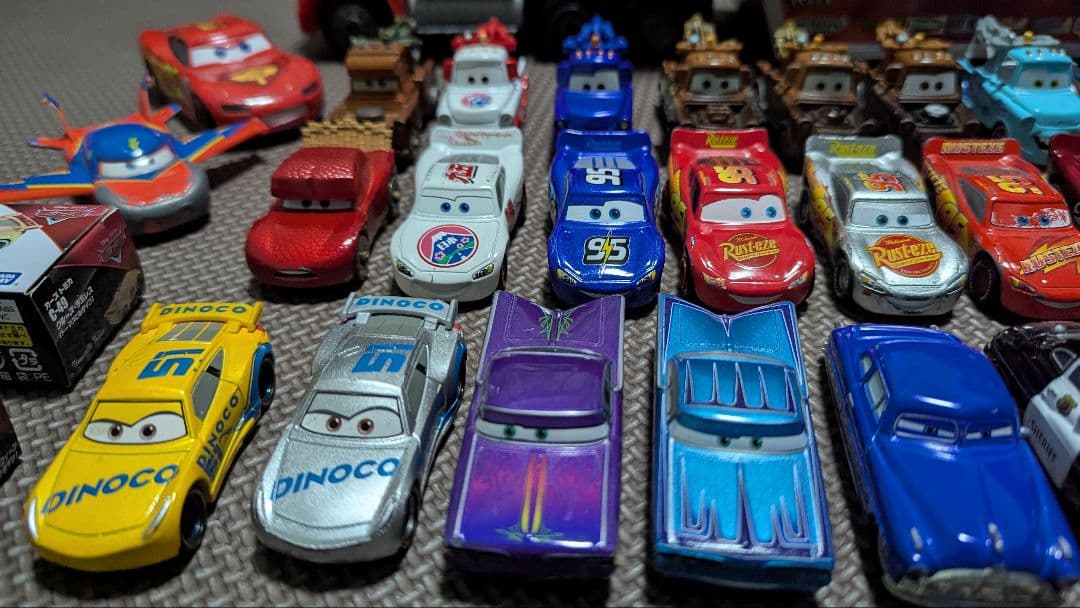 トミカ　カーズ　 約50台とマックトレーラー　バッグ付き　USED　まとめ売り