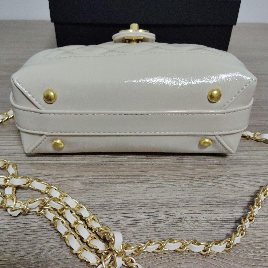 訳あり　CHANEL　がま口型チェーンショルダーバッグ　ノベルティー