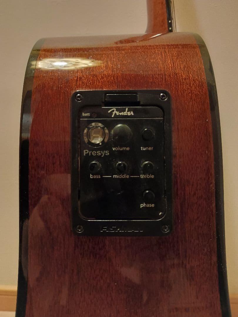 Fender CD-140SCE エレアコギター ハードケース付き