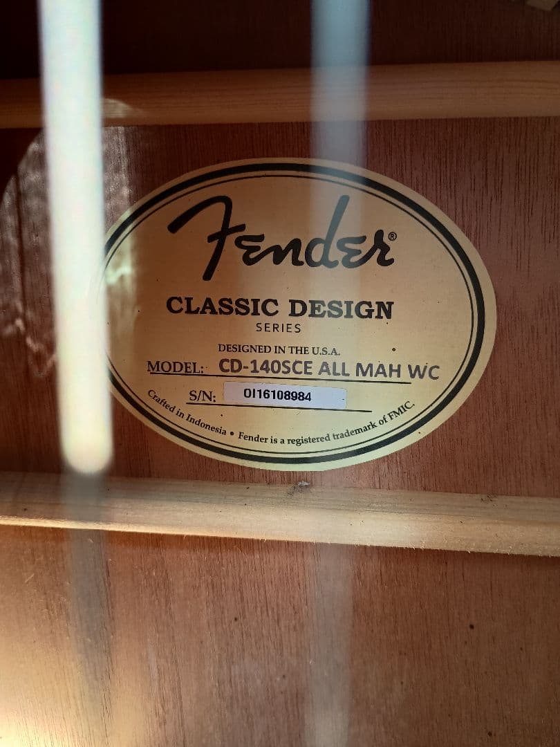 Fender CD-140SCE エレアコギター ハードケース付き