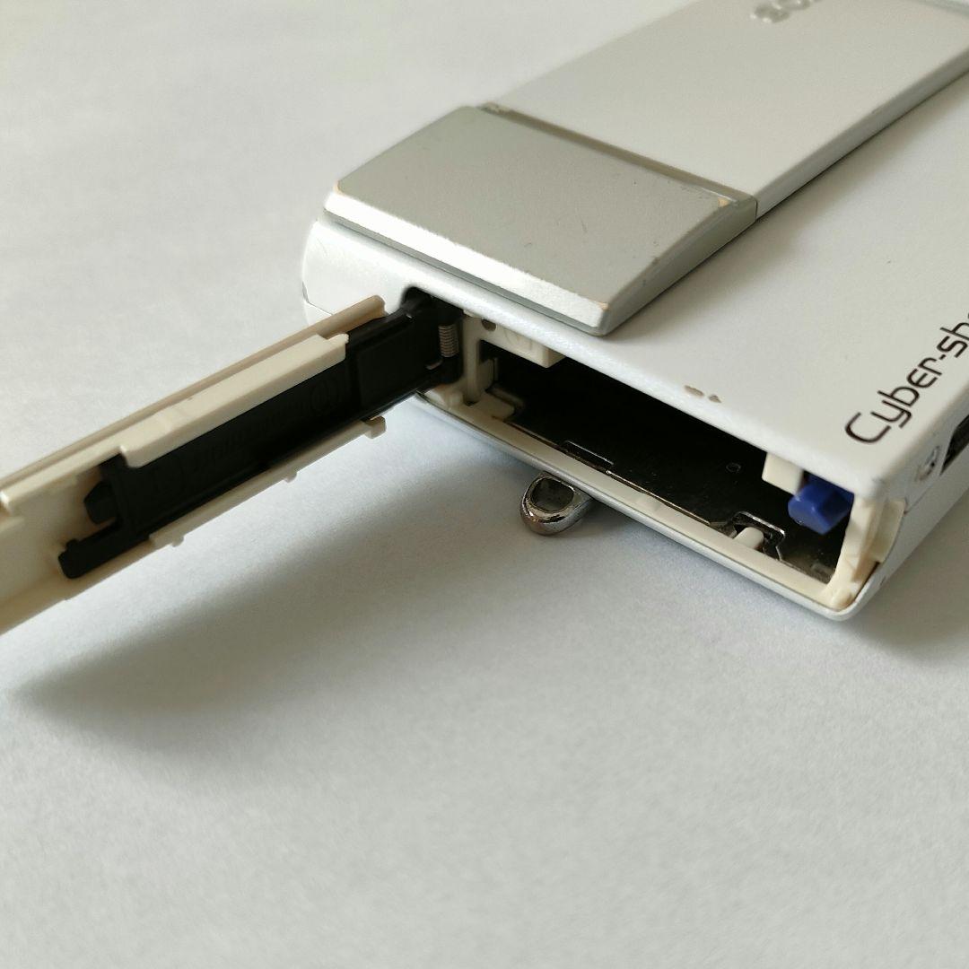 ［一応動作品（ジャンク）］デジカメ ソニー Cyber-shot DSC-T10