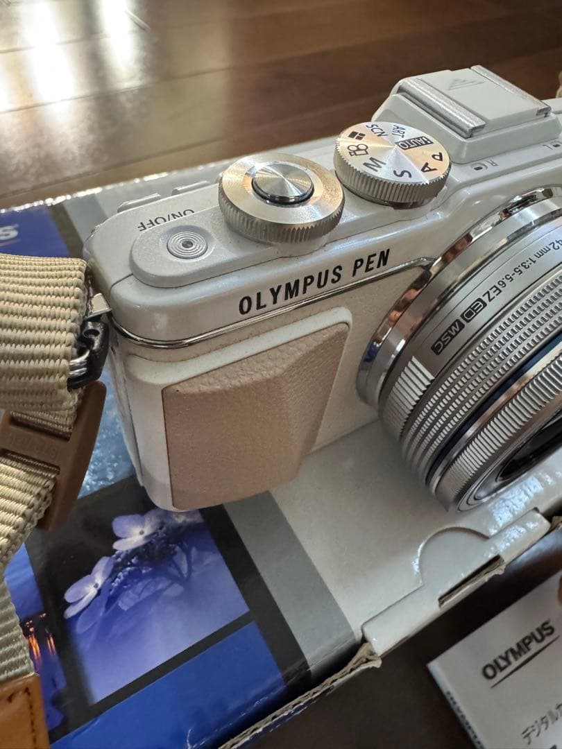 ミラーレス 一眼 OLYMPUS PEN Lite E-PL7 【箱付属品付き】