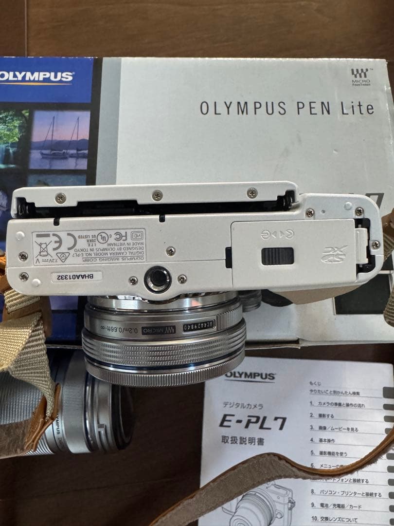 ミラーレス 一眼 OLYMPUS PEN Lite E-PL7 【箱付属品付き】
