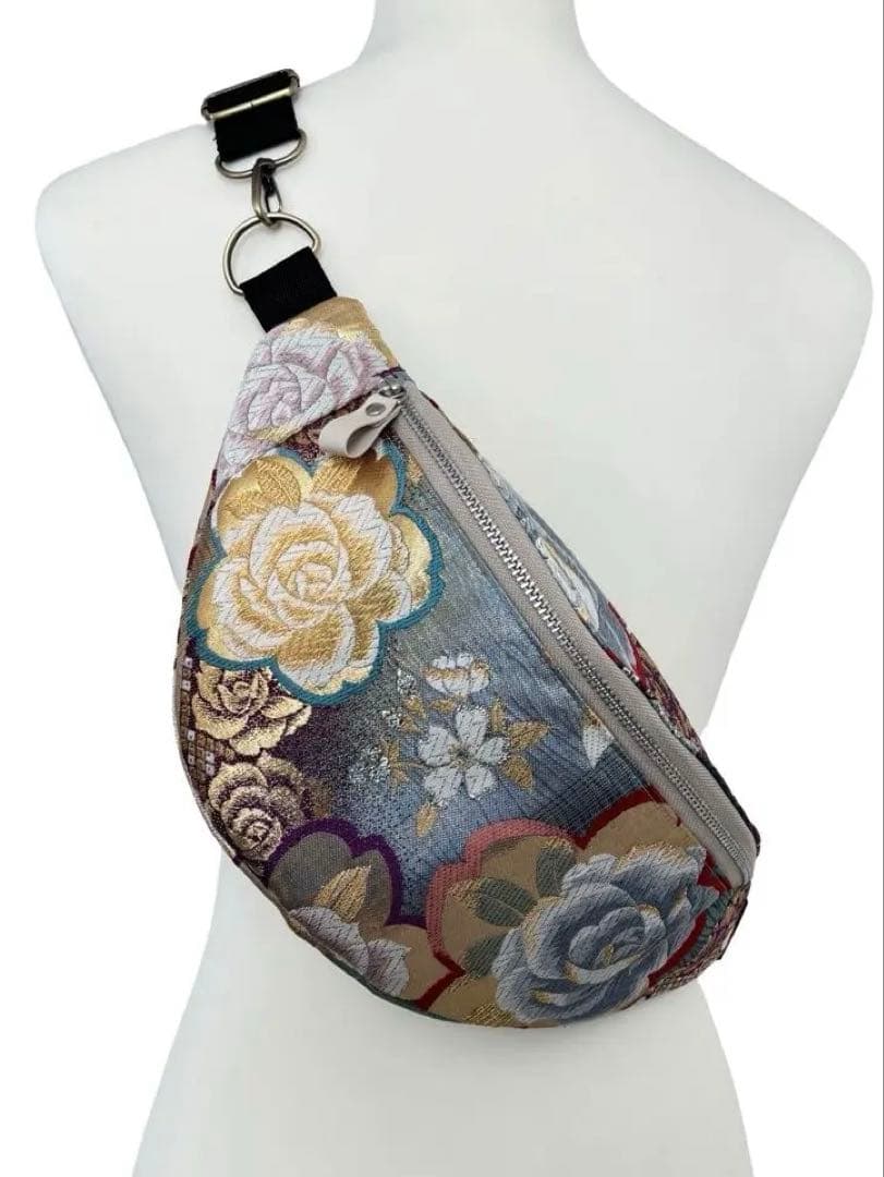 帯リメイクバッグ　大輪の薔薇と幻想的なグラデーションのボディバッグ