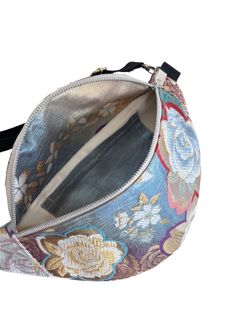 帯リメイクバッグ　大輪の薔薇と幻想的なグラデーションのボディバッグ