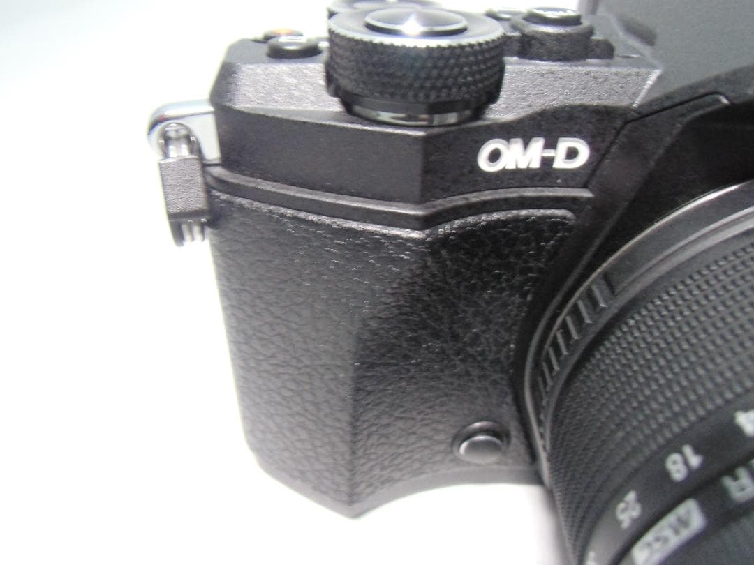 OLYMPUS OM-D E-M5 MarkⅡ　B054