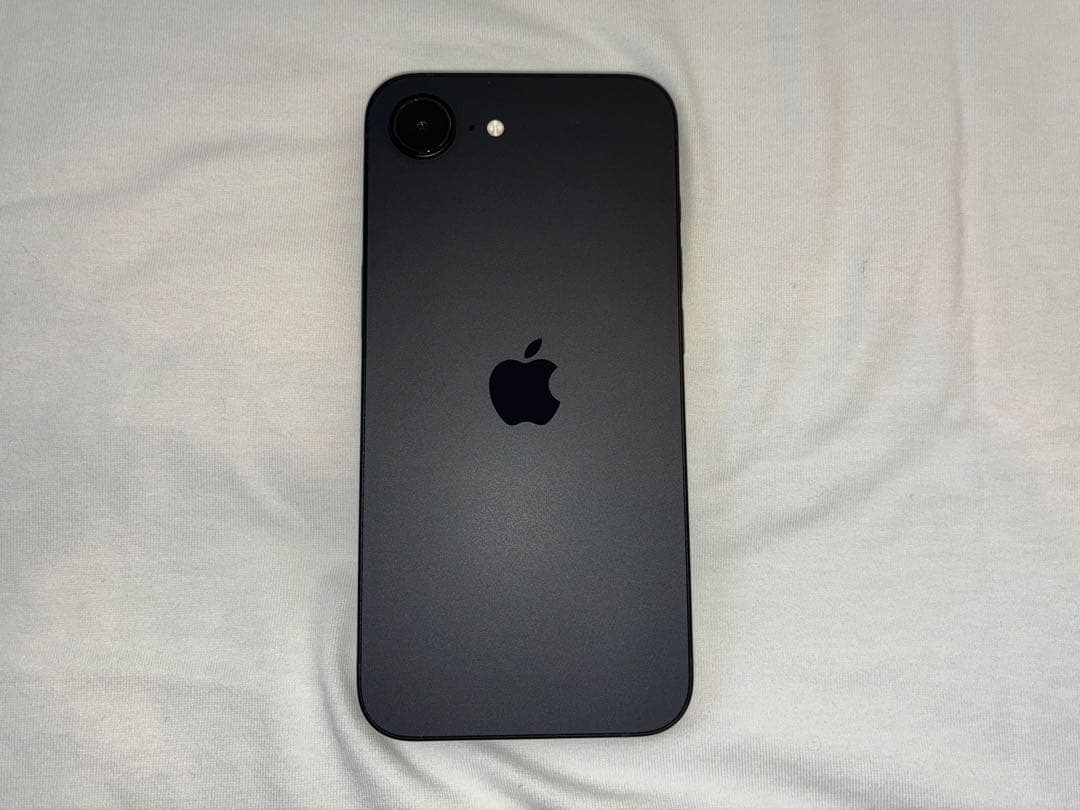 極美品 iPhone 16e 128GB ブラック 付属品完備