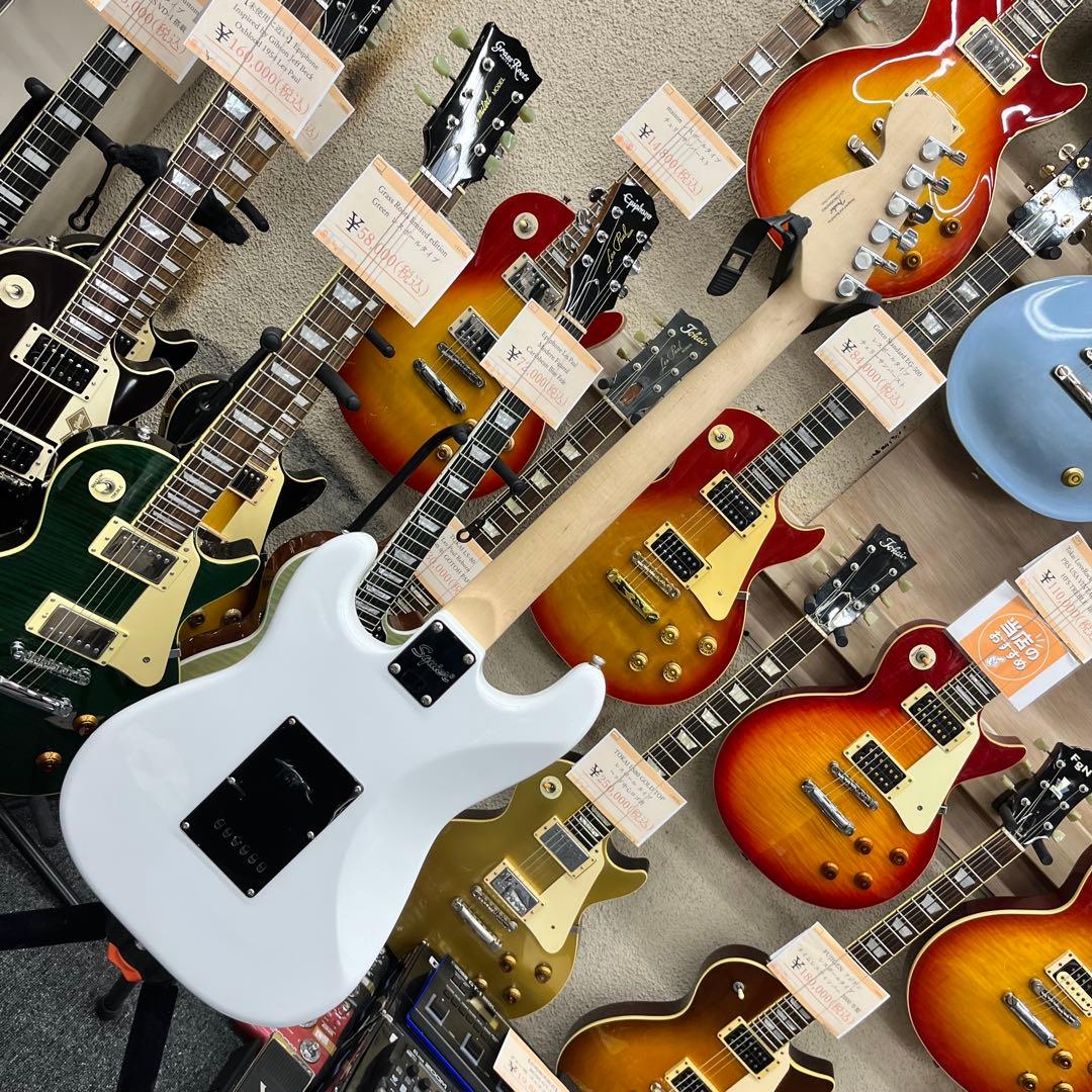 【11856】Squier Affinity Series ストラト 限定色