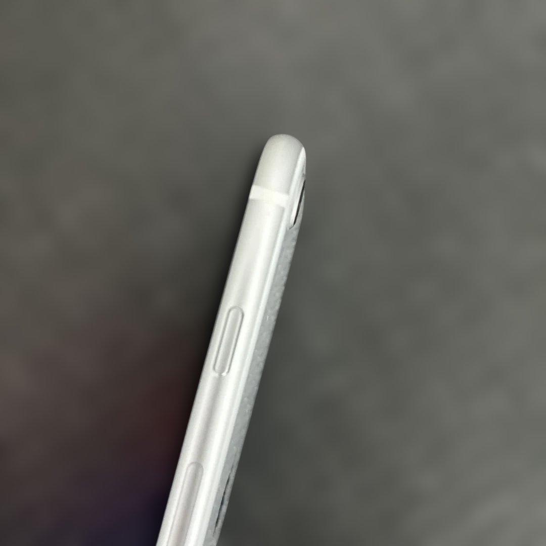 Apple iPhone SE 128GB ホワイト　SIMロックなし