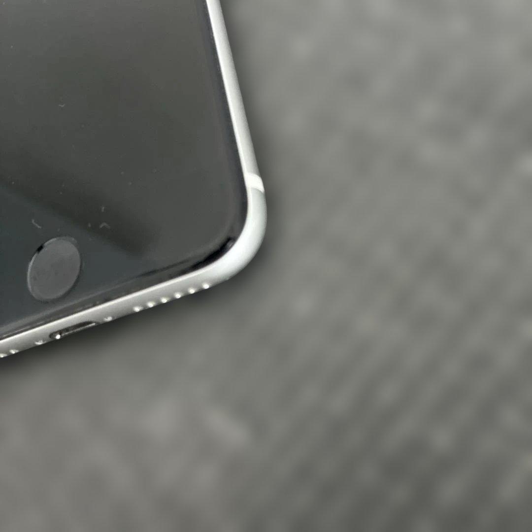 Apple iPhone SE 128GB ホワイト　SIMロックなし