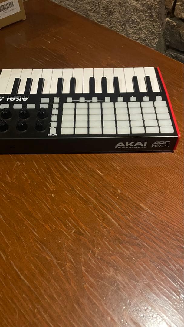 AKAI APC Key 25 MIDIキーボード