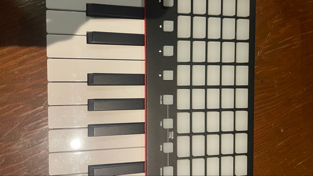 AKAI APC Key 25 MIDIキーボード