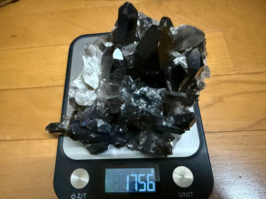 黒水晶 モリオン 原石　1756g