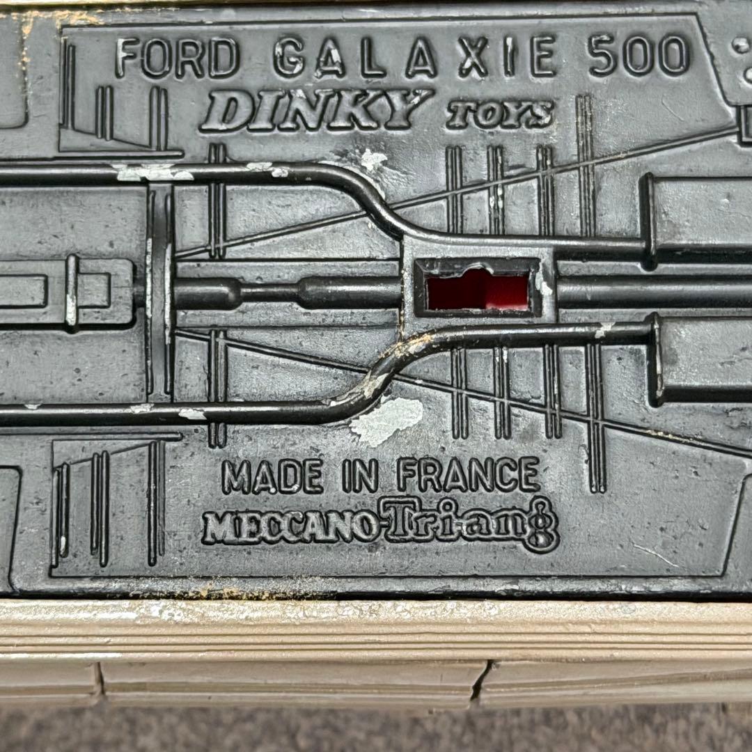 DINKY TOYS FORD GALAXIE 500 ミニカー