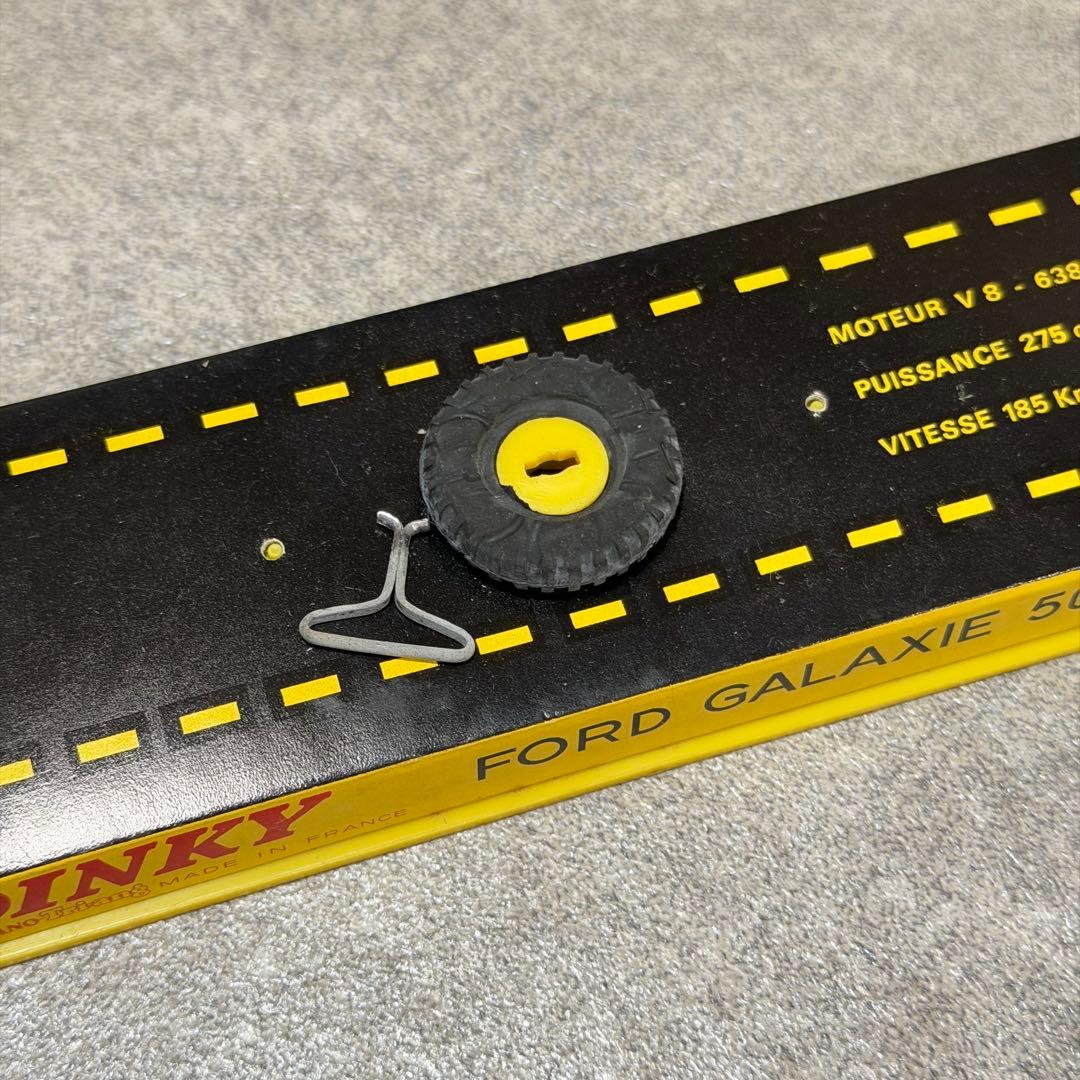 DINKY TOYS FORD GALAXIE 500 ミニカー
