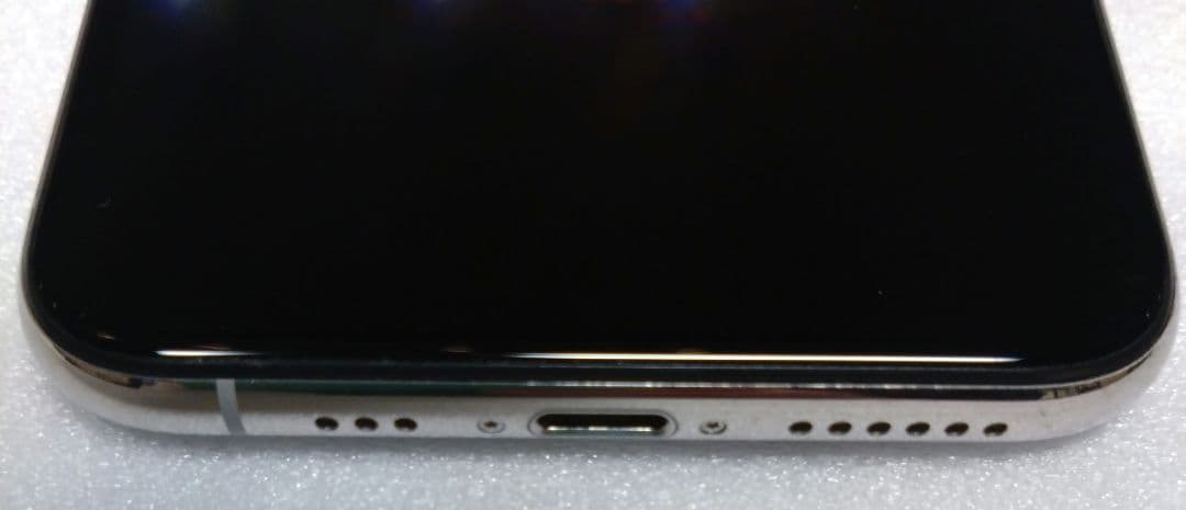 Apple iPhone XS シルバー 本体 64GB