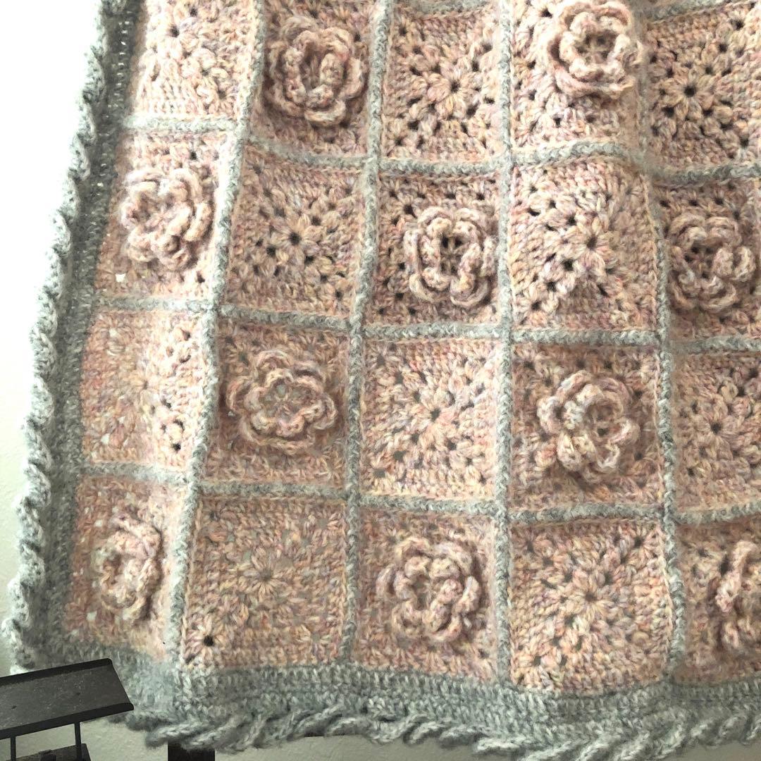 モチーフ編み ぷっくりお花 手編み ブランケット 膝掛け マルチカバー
