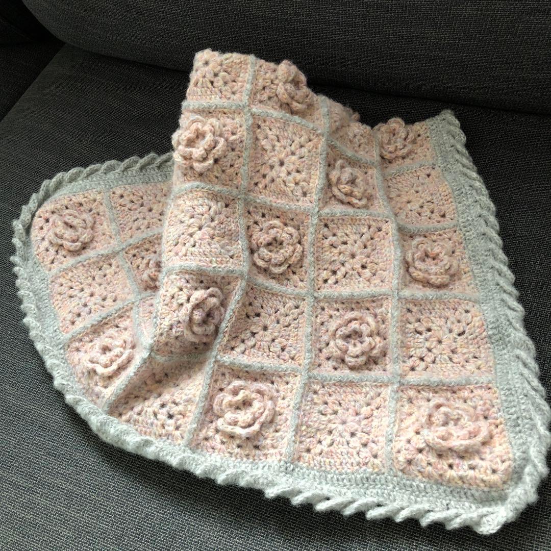 モチーフ編み ぷっくりお花 手編み ブランケット 膝掛け マルチカバー