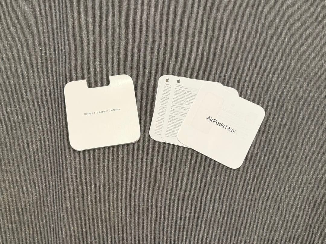 Apple AirPods Max （Lightning）：6F25 シルバー
