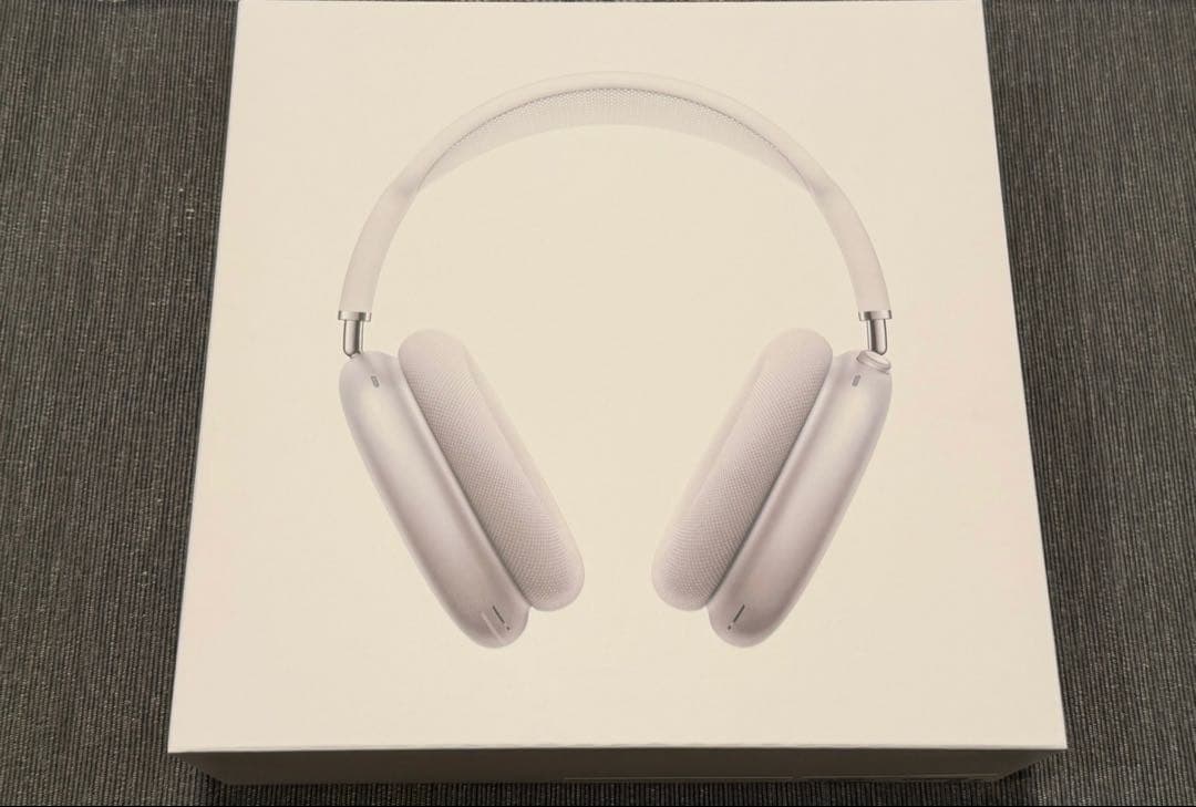 Apple AirPods Max （Lightning）：6F25 シルバー