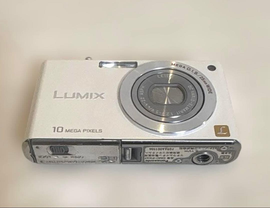 パナソニック Panasonic LUMIX DMC-FX37 ホワイト