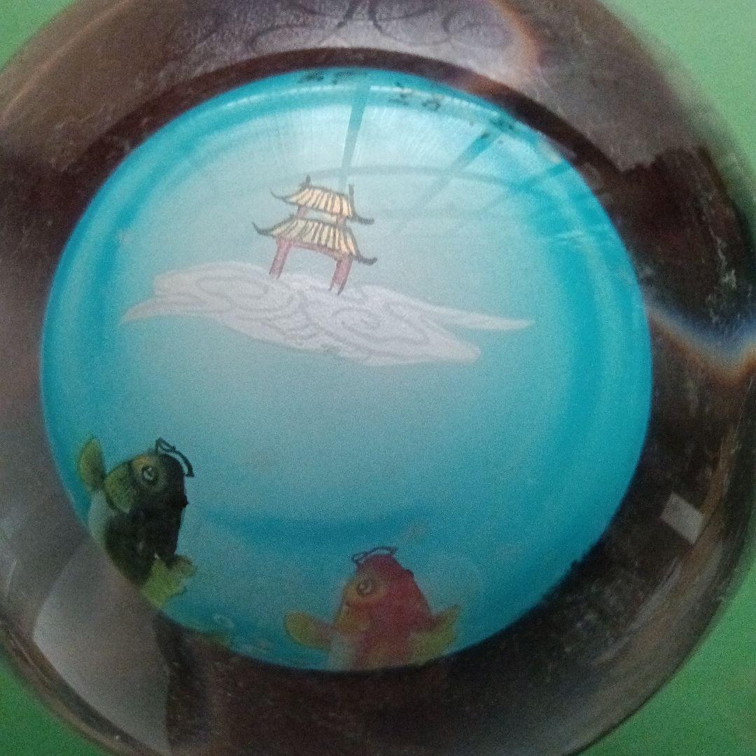 クリスタルボール 魚と山のデザイン