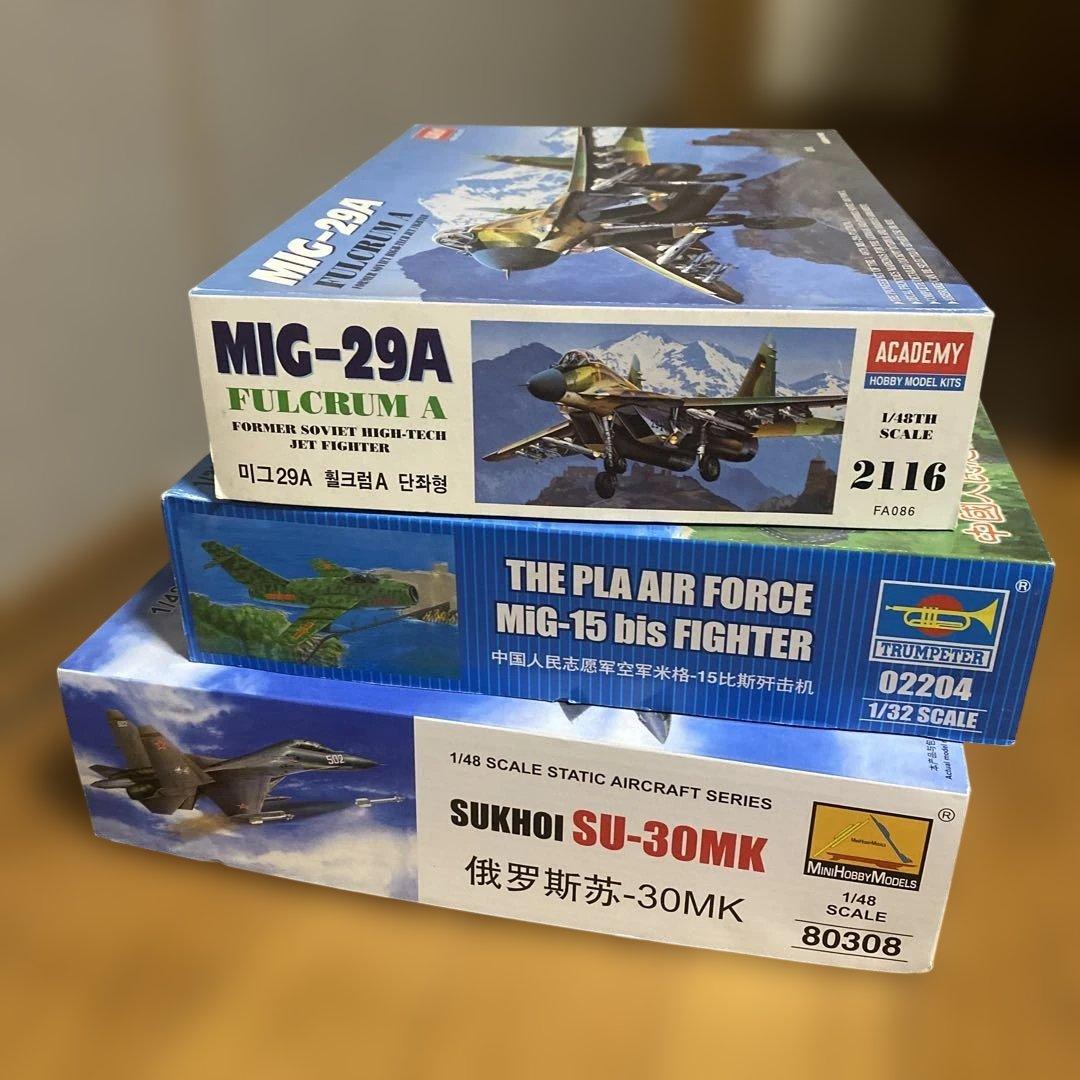 赤いともだちMiG-29A、Sukhoi SU-30MK、MiG-15 bis