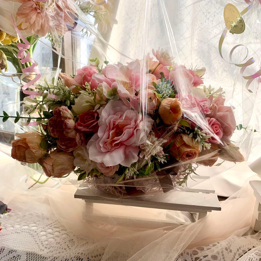 フラワーアレンジメント　春ギフト　造花　ピンクインテリア　フラワーバスケット♡