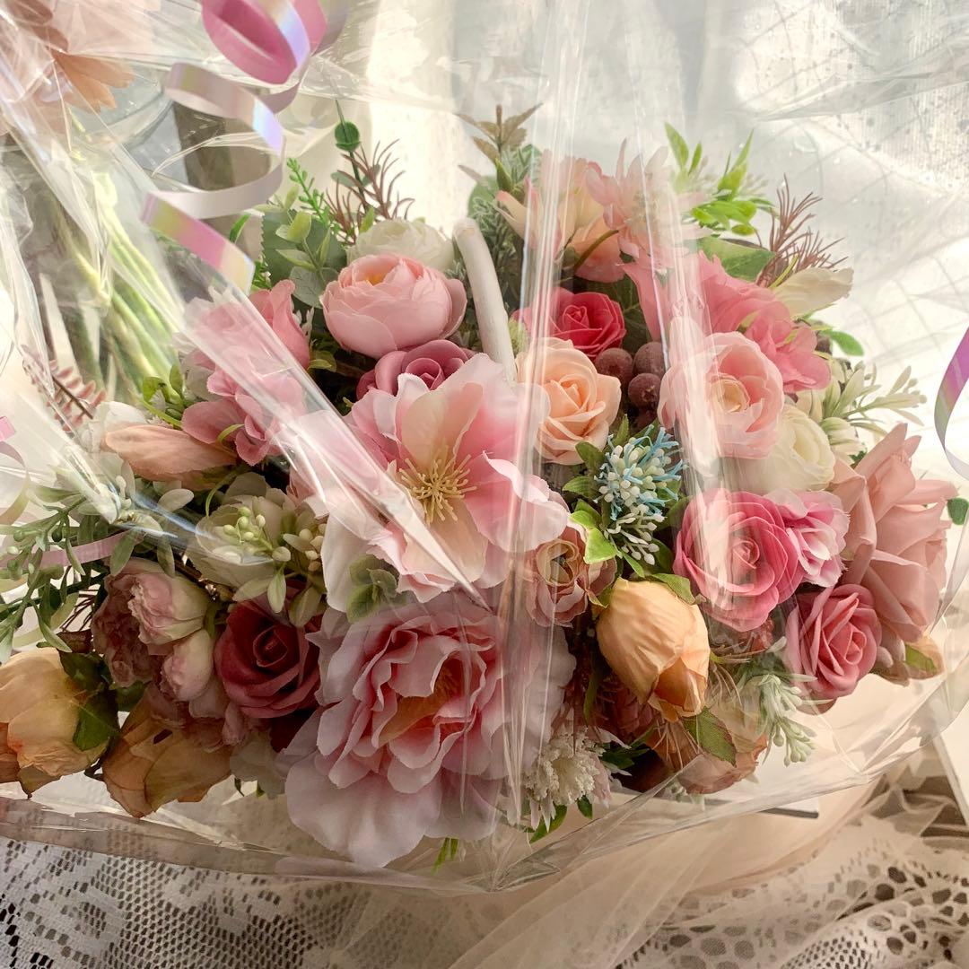 フラワーアレンジメント　春ギフト　造花　ピンクインテリア　フラワーバスケット♡