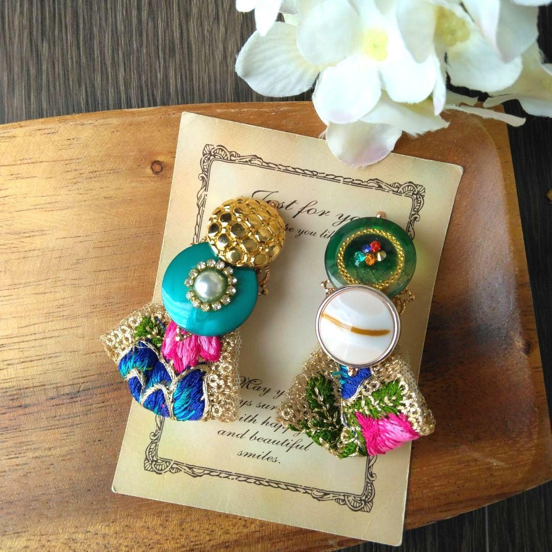 パール　ボタン　チロリアンテープ　イヤリング　リボン　ヴィンテージ　緑　ビジュー