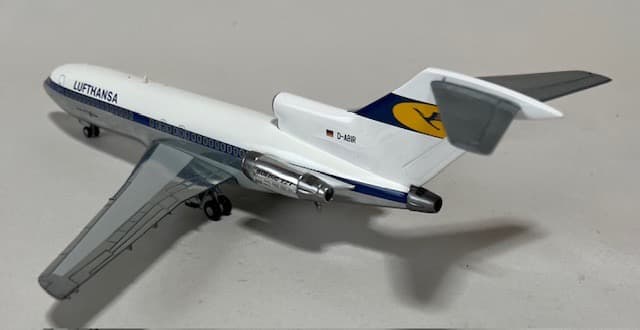 航空機・ヘリコプター herpa200 Lufthansa B727-100 D-ABIR