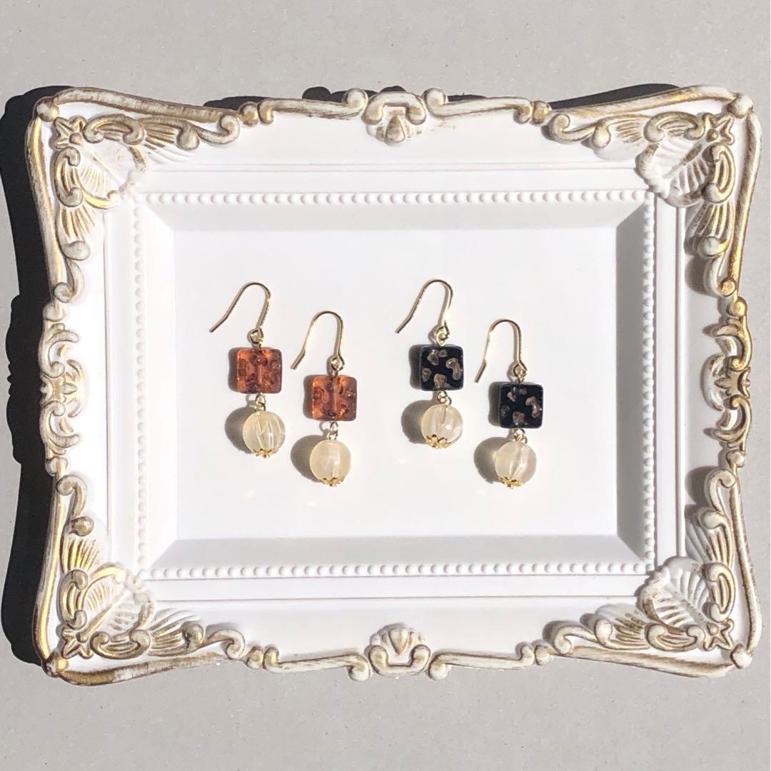 【697】チェコビーズ ピアス スクエア ライトローズ ハンドメイド イヤリング