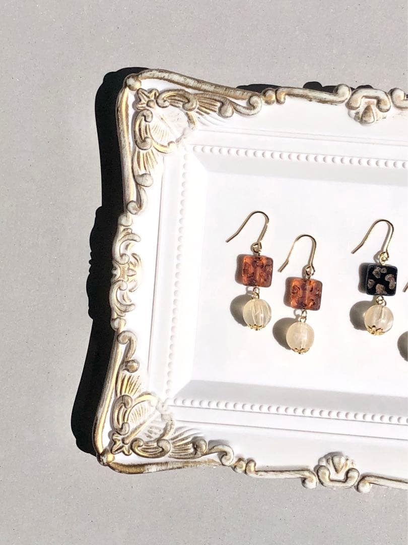 【697】チェコビーズ ピアス スクエア ライトローズ ハンドメイド イヤリング