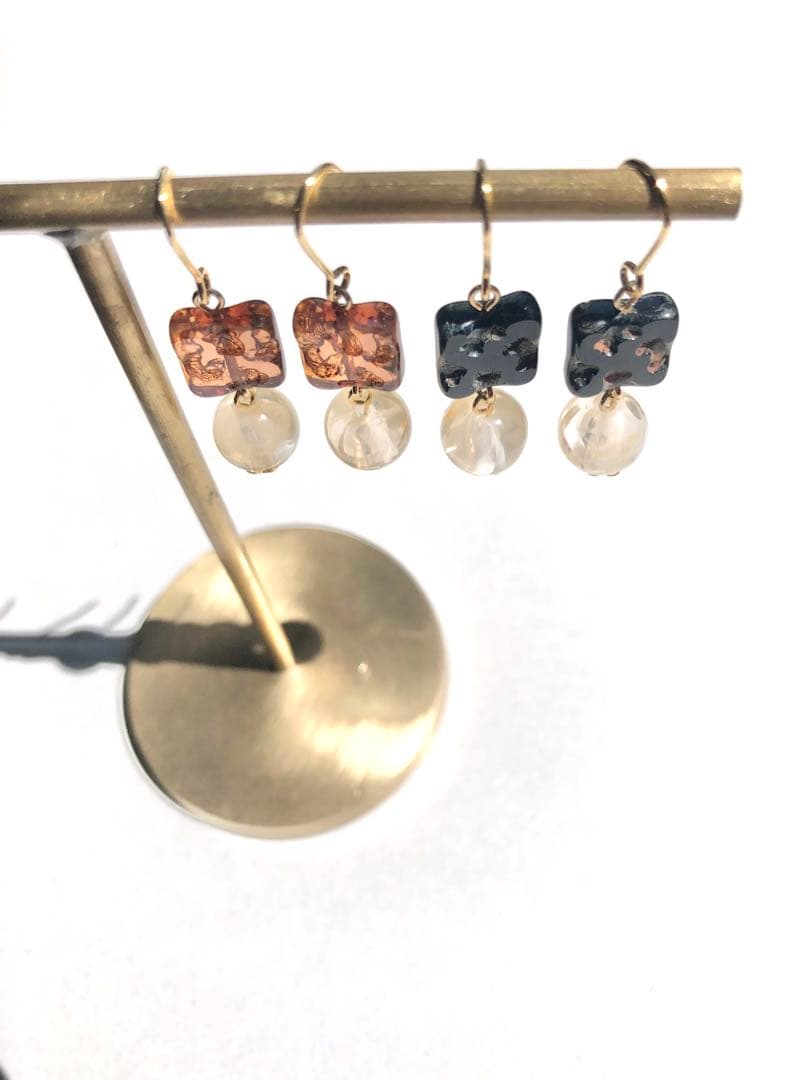 【697】チェコビーズ ピアス スクエア ライトローズ ハンドメイド イヤリング