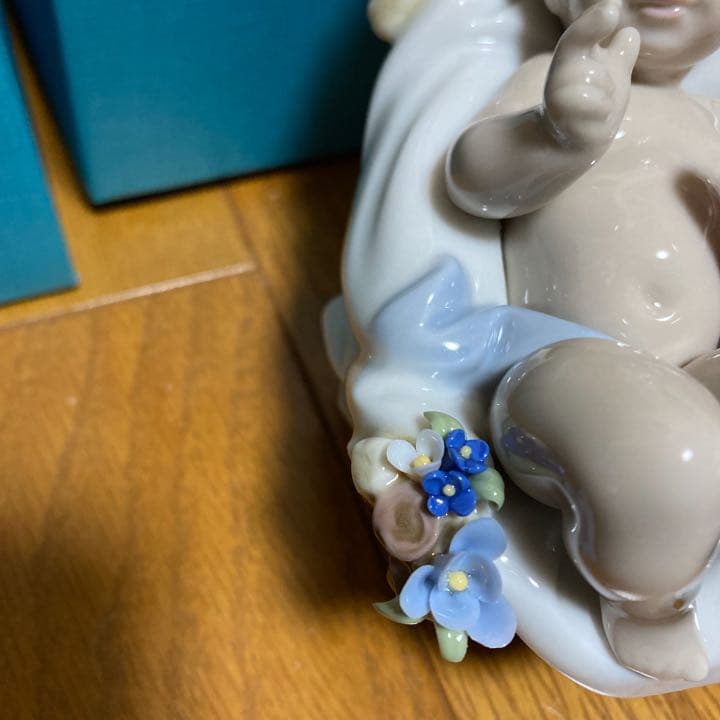 リヤドロ　天からの恵み　赤ちゃん　お花