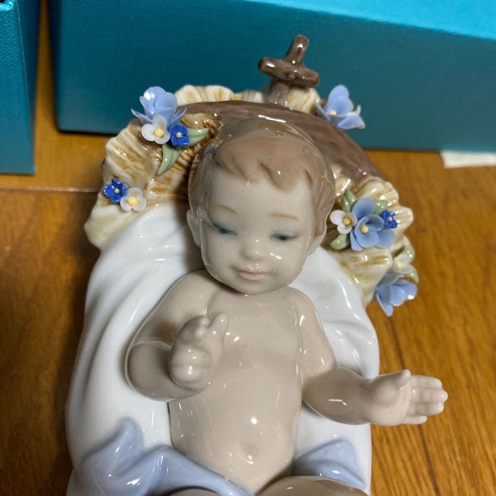 リヤドロ　天からの恵み　赤ちゃん　お花