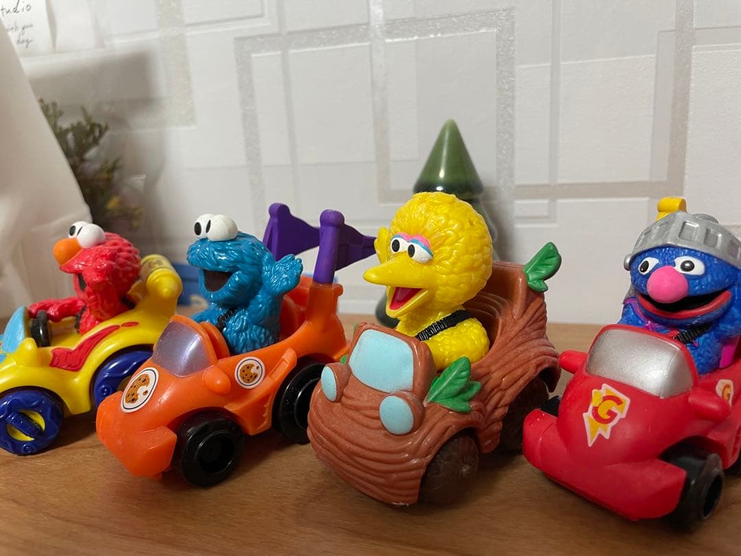 セサミストリート フィギュア 車 アメトイ