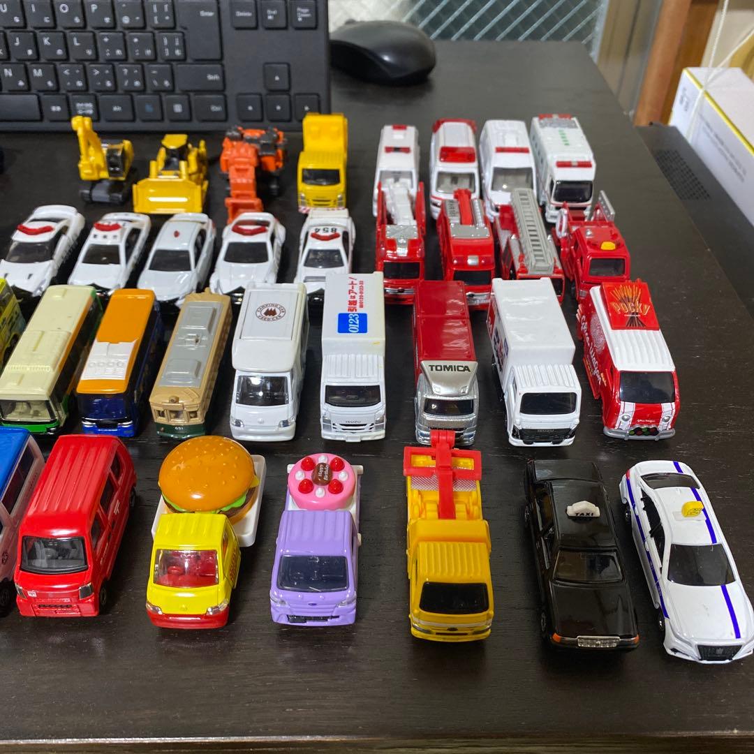 トミカまとめ販売　83台