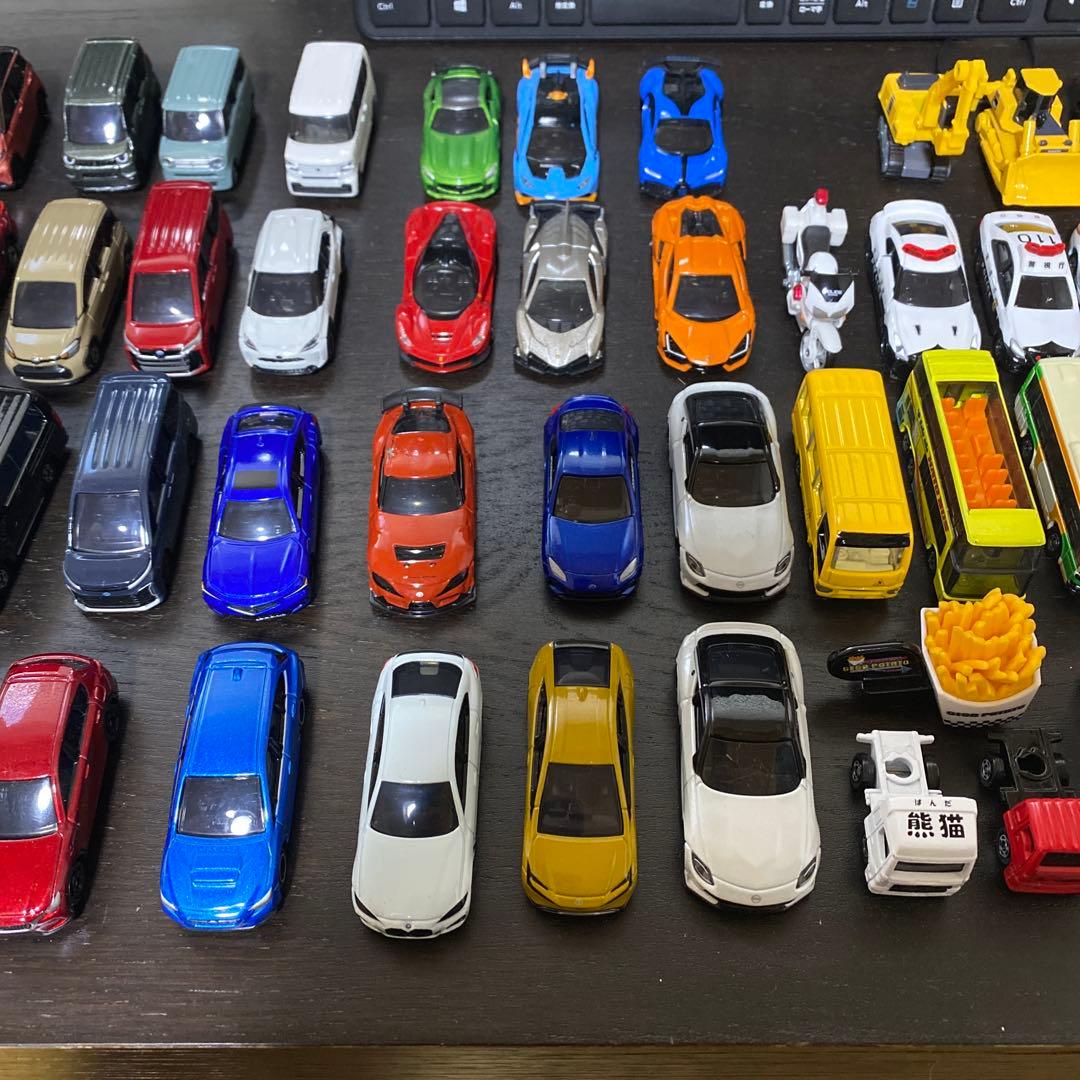 トミカまとめ販売　83台