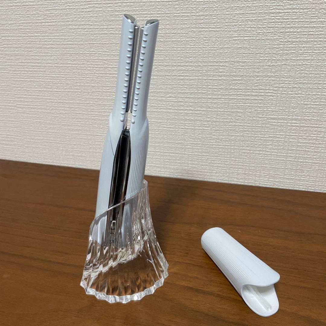 リファ　フィンガーアイロン 白 、専用スタンド付