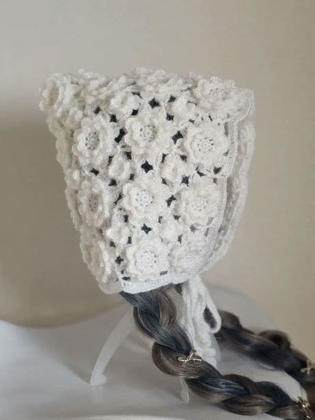 白い花模様の編み物フード ヘアーボンネット 大人用 白 ホワイト バブーシュカ