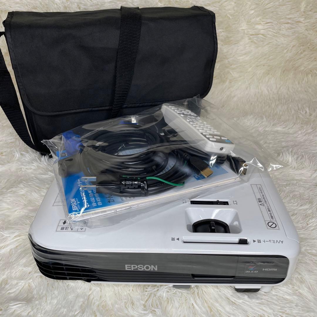 【使用時間66時間】 EPSON EB-S04 プロジェクター