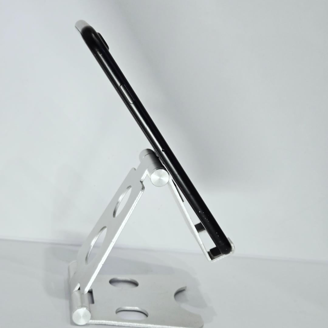 96 iPhone7 ブラック SIMフリー 美品