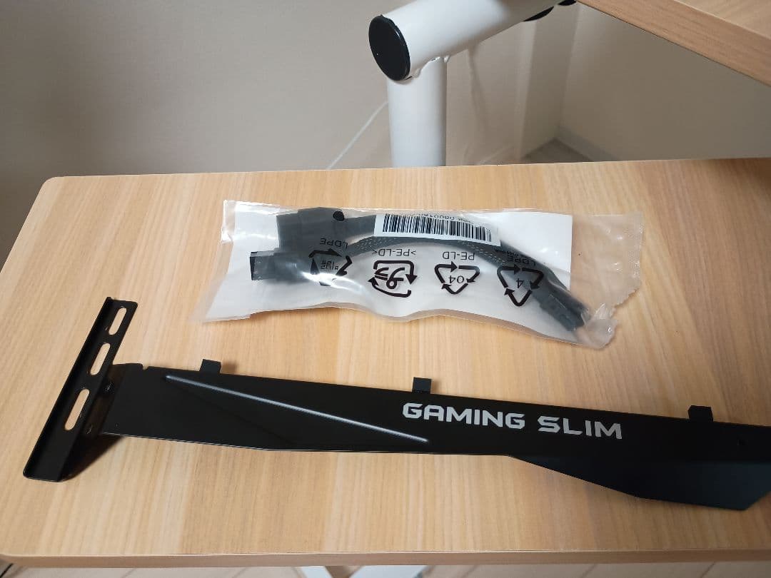 グラフィックボード・グラボ・ビデオカード MSI GeForce RTX 4070 SUPER Gaming X Slim